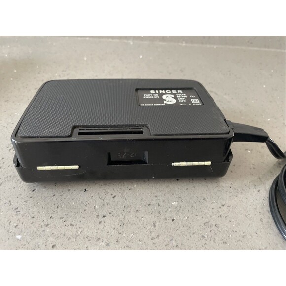 Vintage - Singer 618597-075 Sewing Machine - Foot Pedal Speed Controller  Works - Picture 5 of 6